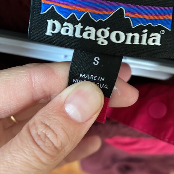 Maroon and Pink Patagonia Fleece Button Down - Picture 2 of 2